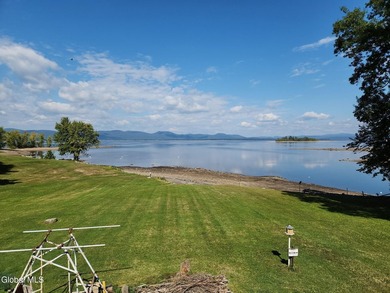 Wake up to panoramic views of the Great Sacandaga Lake and end - photo 4