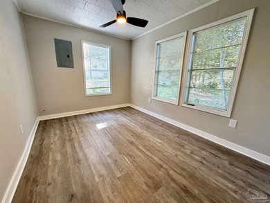 Fully renovated and move-in ready! This charming 3-bedroom - photo 15