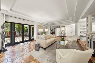 Beautiful Mediterranean villa sited on a prime corner lot on - photo 6