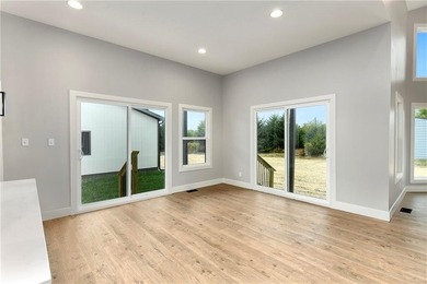 Dreaming of a high-quality lake home? Come see The Retreat - a - photo 18