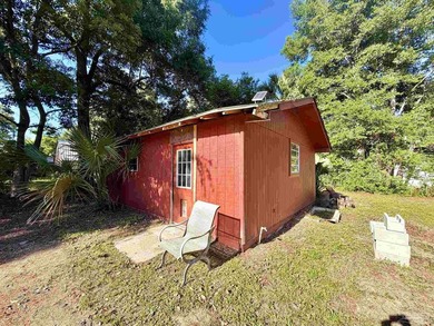 Fully renovated and move-in ready! This charming 3-bedroom - photo 19