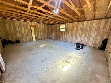 Fully renovated and move-in ready! This charming 3-bedroom - photo 20