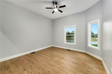 Dreaming of a high-quality lake home? Come see The Retreat - a - photo 32