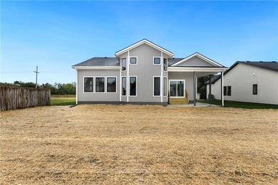 Dreaming of a high-quality lake home? Come see The Retreat - a - photo 40