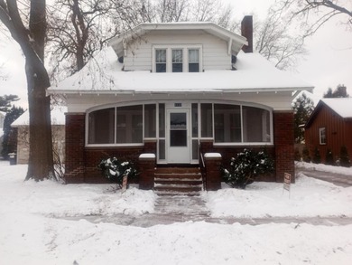 Four-bedroom house located close to campus with off-street - photo 2