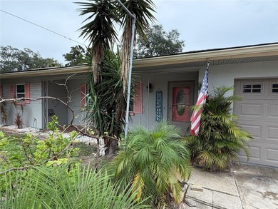 Spacious 3 Bdr / 2 & 1/2 Baths / 2 Car garage home with Family - photo 5