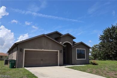 Prime SW Cape Coral location! This spacious 4-bedroom, 1,853 sq - photo 2