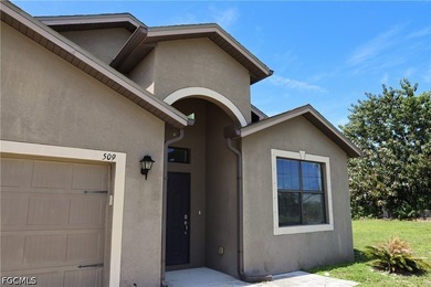 Prime SW Cape Coral location! This spacious 4-bedroom, 1,853 sq - photo 3