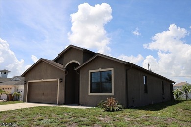 Prime SW Cape Coral location! This spacious 4-bedroom, 1,853 sq - photo 4