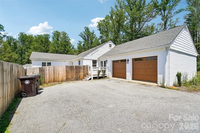 Tucked behind a storybook gravel path and cottage garden in one - photo 48