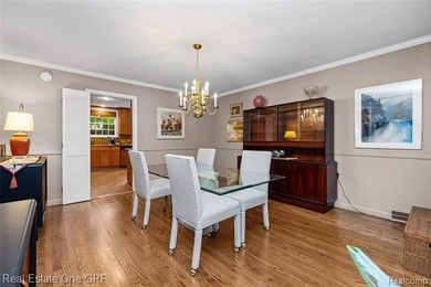 Beautiful Georgian-style townhouse condominium in a prime - photo 9