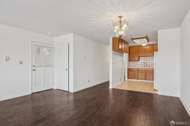 Built in 1992 and boasting generous sized 3br/2ba flats, this - photo 8