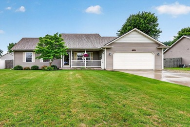 Move-in ready and packed with potential! This inviting 3-bedroom - photo 3