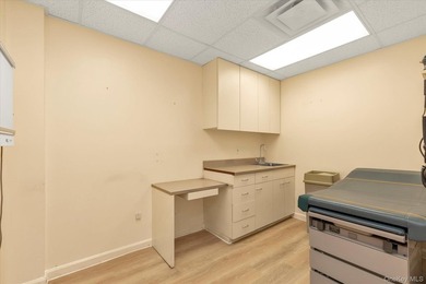 Discover an exceptional opportunity to acquire a 1,600 square - photo 11