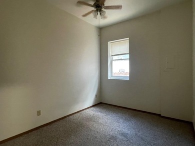 Investor alert! 6 plex all 2 bedroom units with plenty of off - photo 14