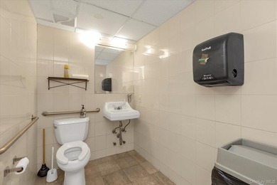 Discover an exceptional opportunity to acquire a 1,600 square - photo 16