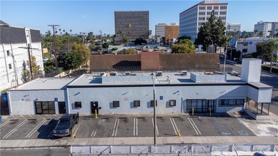 An exceptional and versatile commercial property that presents - photo 2