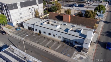 An exceptional and versatile commercial property that presents - photo 3
