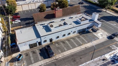 An exceptional and versatile commercial property that presents - photo 5