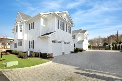 Lake Townhome/Townhouse For Sale in Roslyn, New York
