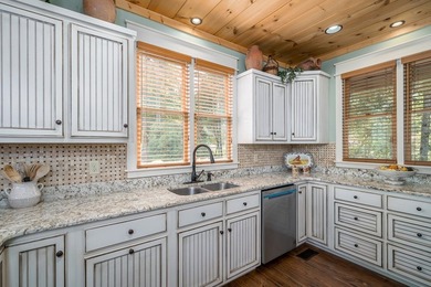 Charming Mountain Cabin with stunning Mountain Views. Centrally - photo 8