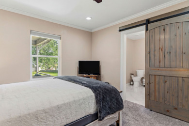 Cute cottage in a PRIME location, right by the Island! - photo 13