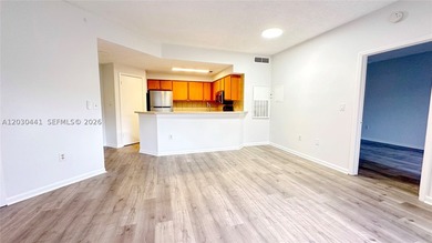 Beautiful and well-maintained 2-bedroom, 2-bathroom condo - photo 4