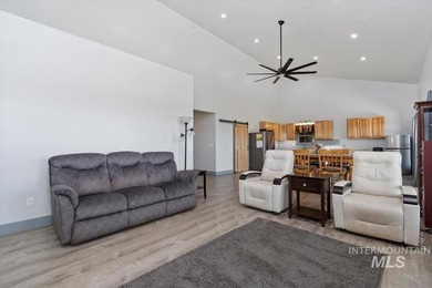 Welcome to your ultimate 14.25-acre fully fenced property - photo 16
