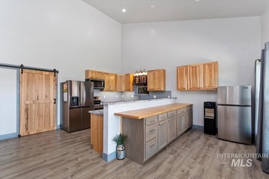 Welcome to your ultimate 14.25-acre fully fenced property - photo 17