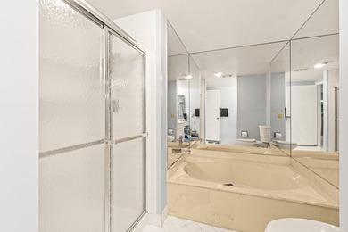 Turn-key 2 bedroom plus den, 2 bath convertible condo in - photo 18