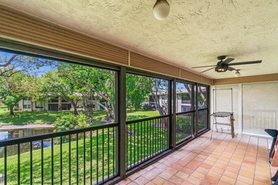 Turn-key 2 bedroom plus den, 2 bath convertible condo in - photo 22