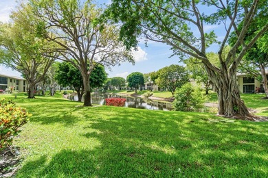 Turn-key 2 bedroom plus den, 2 bath convertible condo in - photo 25