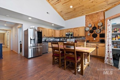 Welcome to your ultimate 14.25-acre fully fenced property - photo 31