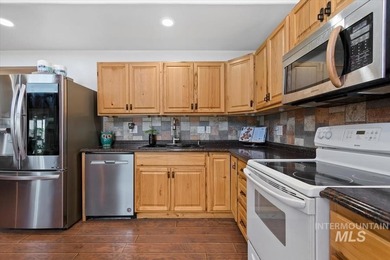 Welcome to your ultimate 14.25-acre fully fenced property - photo 35