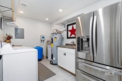 Welcome to your ultimate 14.25-acre fully fenced property - photo 42