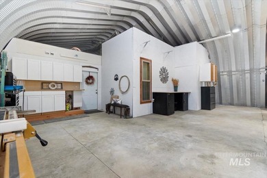Welcome to your ultimate 14.25-acre fully fenced property - photo 44