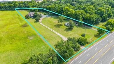Elegant Country Retreat on 2.66 Private Acres (up to an - photo 45