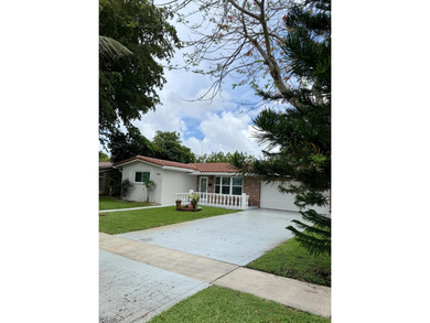 Spacious ranch featuring 4 bedrooms and 3 baths with open - photo 4