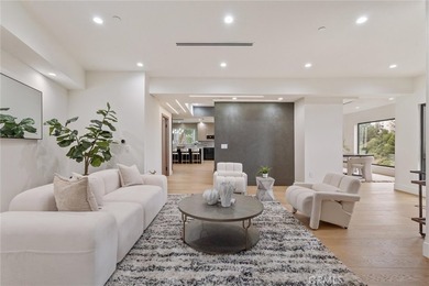 Three levels above the city with picturesque views from every - photo 17