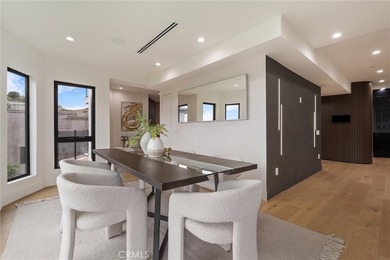 Three levels above the city with picturesque views from every - photo 27