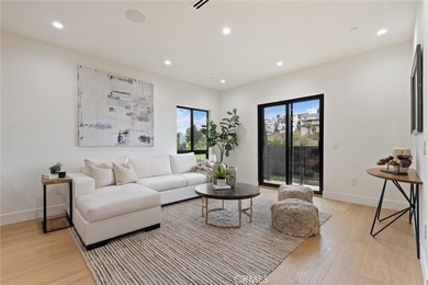 Three levels above the city with picturesque views from every - photo 28