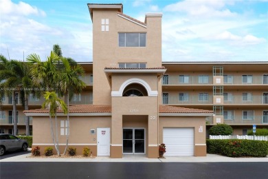 Lake Condo For Sale in Boynton Beach, Florida