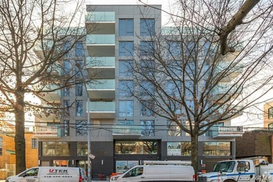 Newly built luxury condo. Private larger balcony. Hard wood - photo 1