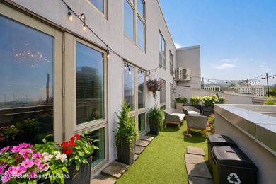 Luxury Waterfront Living at The Accolade at 90 Bay Street - photo 46
