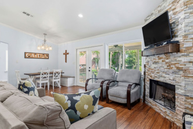 Cute cottage in a PRIME location, right by the Island! - photo 6