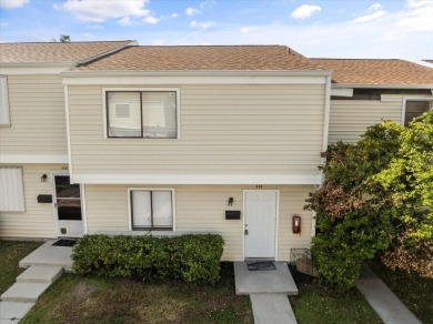 Lake Orienta Condo For Sale in Altamonte Springs Florida