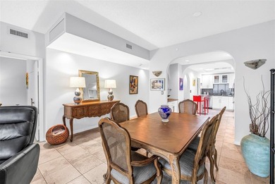 Beautiful condo in Downtown St Petersburg, with spectacular - photo 7