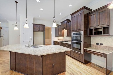 Having It All! That is what describes this stately 3 Bedroom, 3 - photo 12