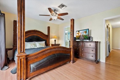 Bright, stylish, and move-in ready! This beautifully maintained - photo 13