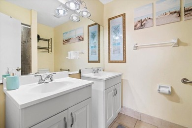 Bright, stylish, and move-in ready! This beautifully maintained - photo 15
